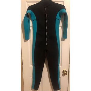 Hevto Wetsuit Size 12